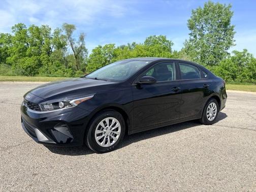 Aurora Black 2024 Kia Forte LX