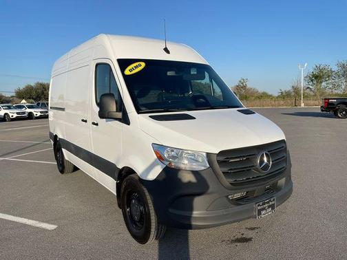 2025 Mercedes-Benz Sprinter 2500 Standard Roof