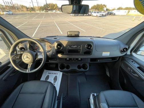 2025 Mercedes-Benz Sprinter 2500 Standard Roof