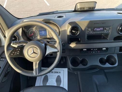 2025 Mercedes-Benz Sprinter 2500 Standard Roof