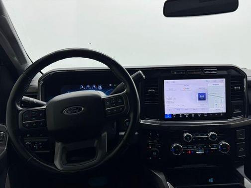 Oxford White 2023 Ford F-250 Lariat