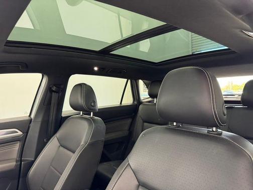 2022 Volkswagen Atlas Cross Sport 3.6L V6 SEL R-Line