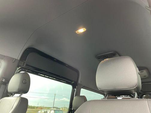 2025 Mercedes-Benz Sprinter 2500 144 WB Standard Roof Passenger