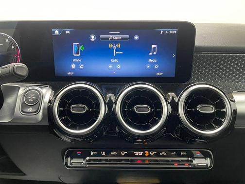 2026 Mercedes-Benz GLB 250 Base