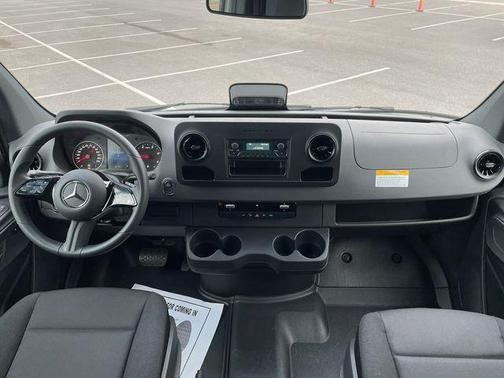 2025 Mercedes-Benz Sprinter 2500 Standard Roof