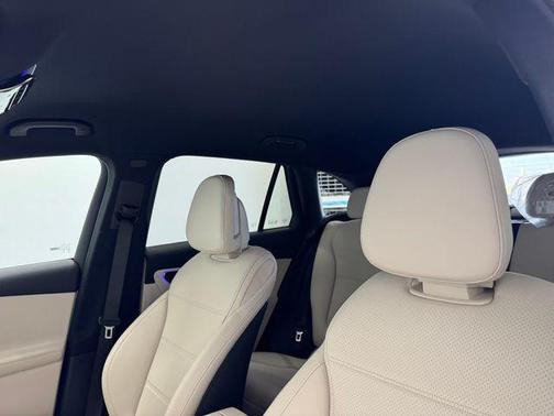 2026 Mercedes-Benz GLC 300 Base