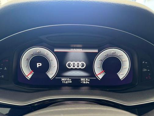 2023 Audi Q8 55 Premium Plus