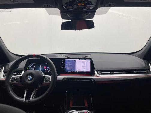 Mineral White Metallic 2025 BMW X1 M35i