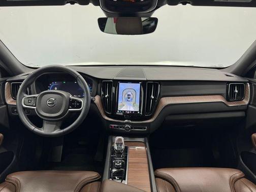 2022 Volvo XC60 B5 Inscription