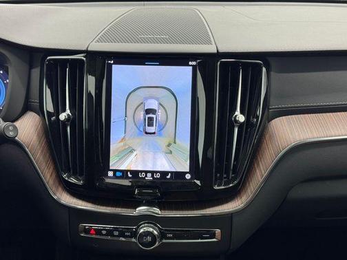 2022 Volvo XC60 B5 Inscription