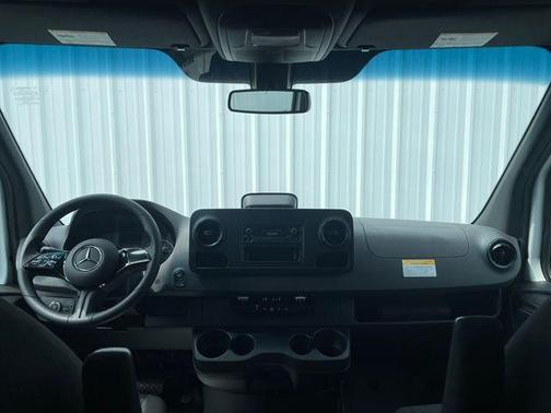 2026 Mercedes-Benz Sprinter 2500 Standard Roof