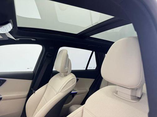 Polar White 2026 Mercedes-Benz GLC 300 Base