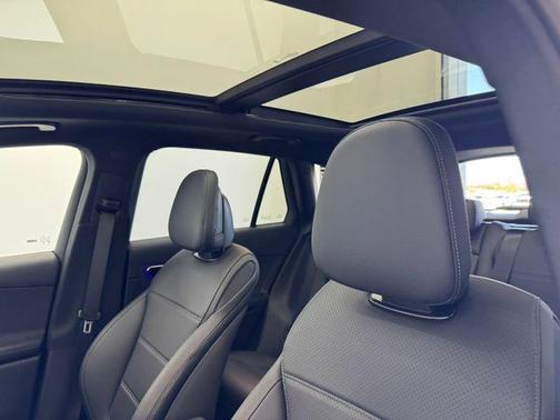 2026 Mercedes-Benz GLC 300 Base