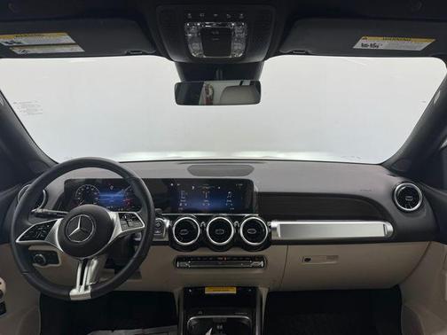 Polar White 2026 Mercedes-Benz GLB 250 Base