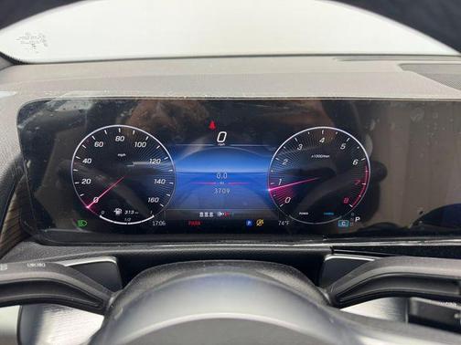 Polar White 2026 Mercedes-Benz GLB 250 Base