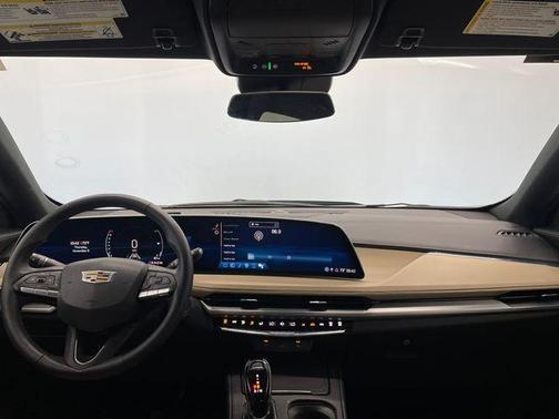 2024 Cadillac XT4 Luxury