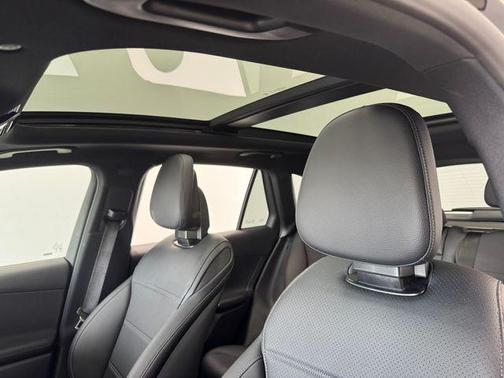 2026 Mercedes-Benz GLC 300 Base