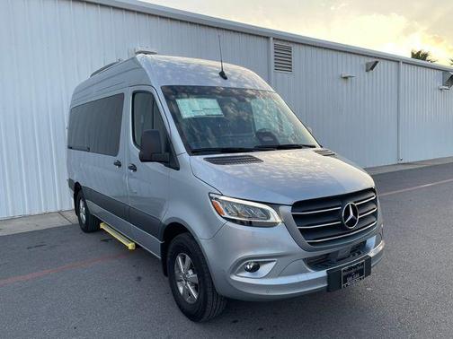 2025 Mercedes-Benz Sprinter 2500 144 WB Standard Roof Passenger