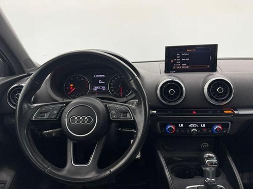 Florett Silver Metallic 2018 Audi A3 2.0T Premium