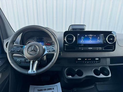 2026 Mercedes-Benz Sprinter 2500 144 WB Standard Roof Passenger