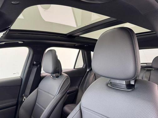 2026 Mercedes-Benz GLC 300 Base