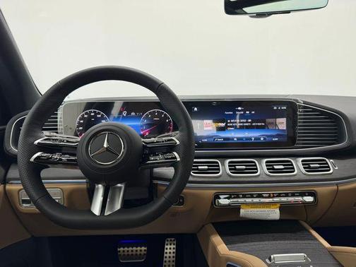Obsidian Black Metallic 2026 Mercedes-Benz GLS 450 4MATIC