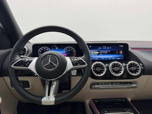 2025 Mercedes-Benz GLA 250 Base