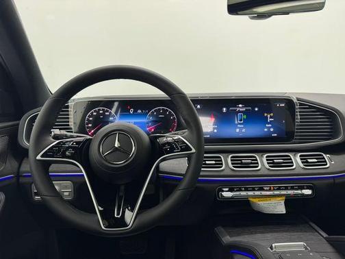 Moonlight White 2026 Mercedes-Benz GLE 450 4MATIC