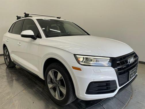 2020 Audi Q5 45 Titanium Premium