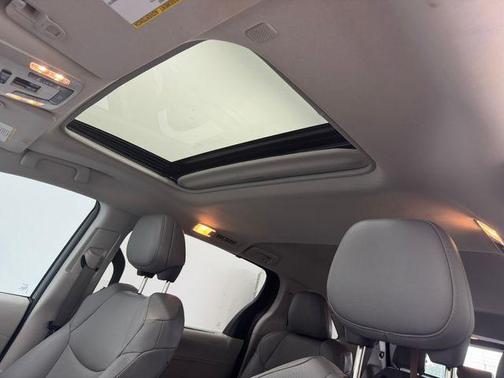 Midnight Black Metallic 2024 Toyota Sienna XLE