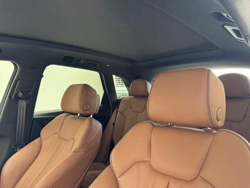 2024 Audi Q5 45 S line quattro Premium