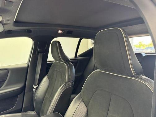 2019 Volvo XC40 R-DESIGN