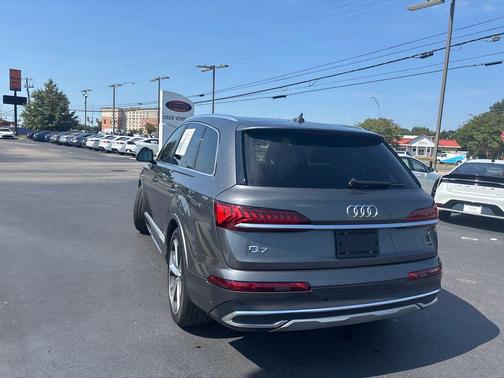 2023 Audi Q7 55 Prestige