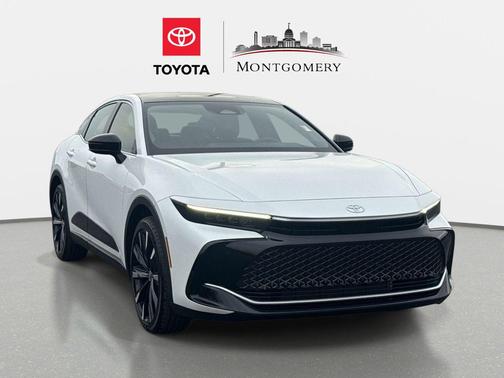 Oxygen White 2026 Toyota Crown Platinum