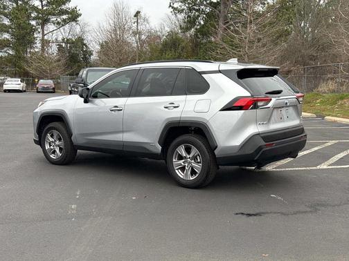 2024 Toyota RAV4 Hybrid SE
