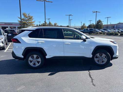 2025 Toyota RAV4 Hybrid XLE
