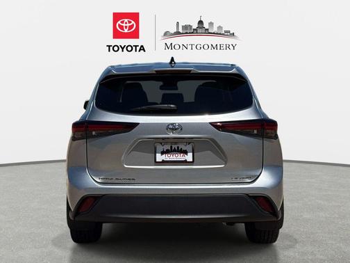 Celestial Silver Metallic 2024 Toyota Highlander LE