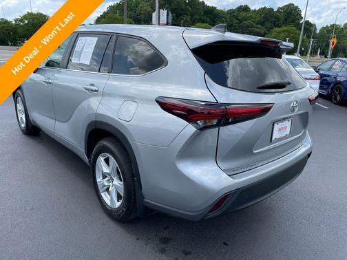 Celestial Silver Metallic 2024 Toyota Highlander LE