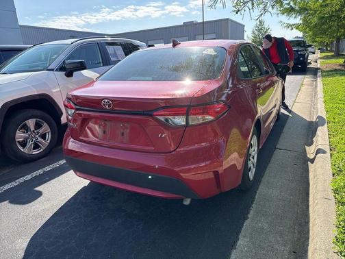 Barcelona Red Metallic 2021 Toyota Corolla LE