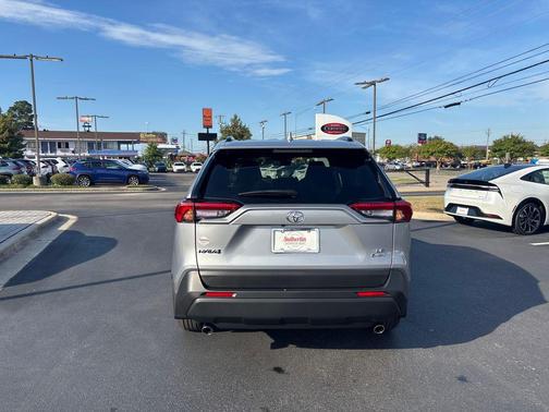 2025 Toyota RAV4 Hybrid SE