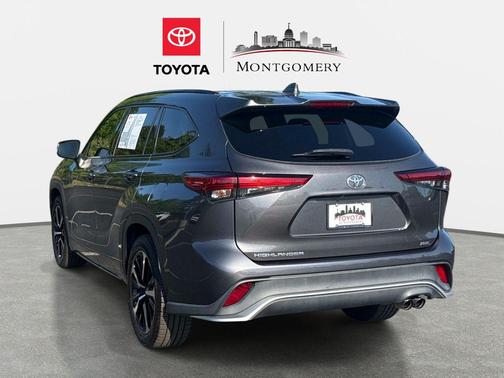 Magnetic Gray Metallic 2021 Toyota Highlander XSE