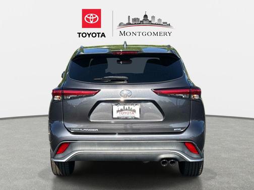 Magnetic Gray Metallic 2021 Toyota Highlander XSE
