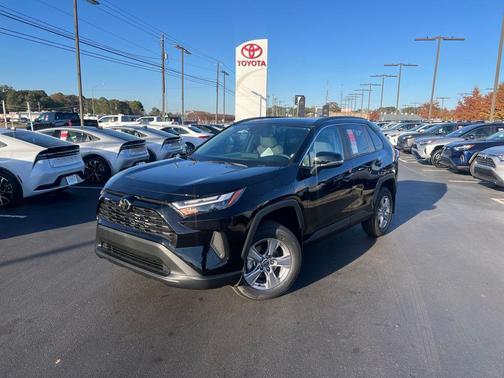 2025 Toyota RAV4 XLE