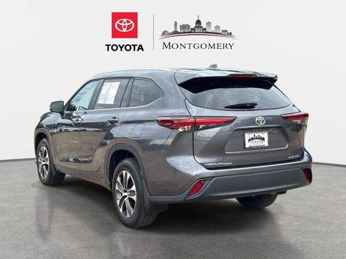 Magnetic Gray Metallic 2024 Toyota Highlander XLE