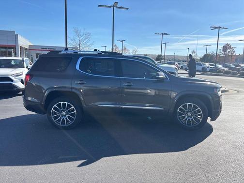 2020 GMC Acadia Denali