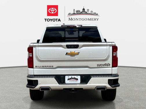 Iridescent Pearl Tricoat 2022 Chevrolet Silverado 1500 Limited High Country