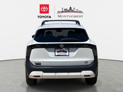 Aspen White Tricoat 2025 Nissan Kicks SR