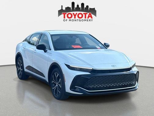 Oxygen White 2026 Toyota Crown XLE