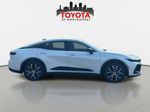 Oxygen White 2026 Toyota Crown XLE