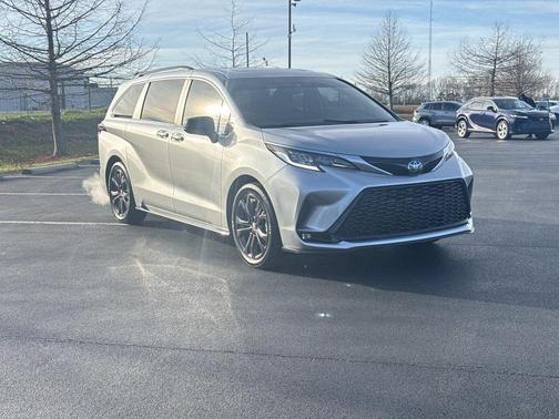 2023 Toyota Sienna XSE 7 Passenger